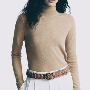 GAP Women's Beige Turtleneck Sweater Soft Lining